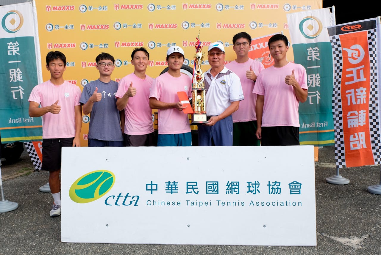 大專乙組冠軍台灣大學隊完成二連霸