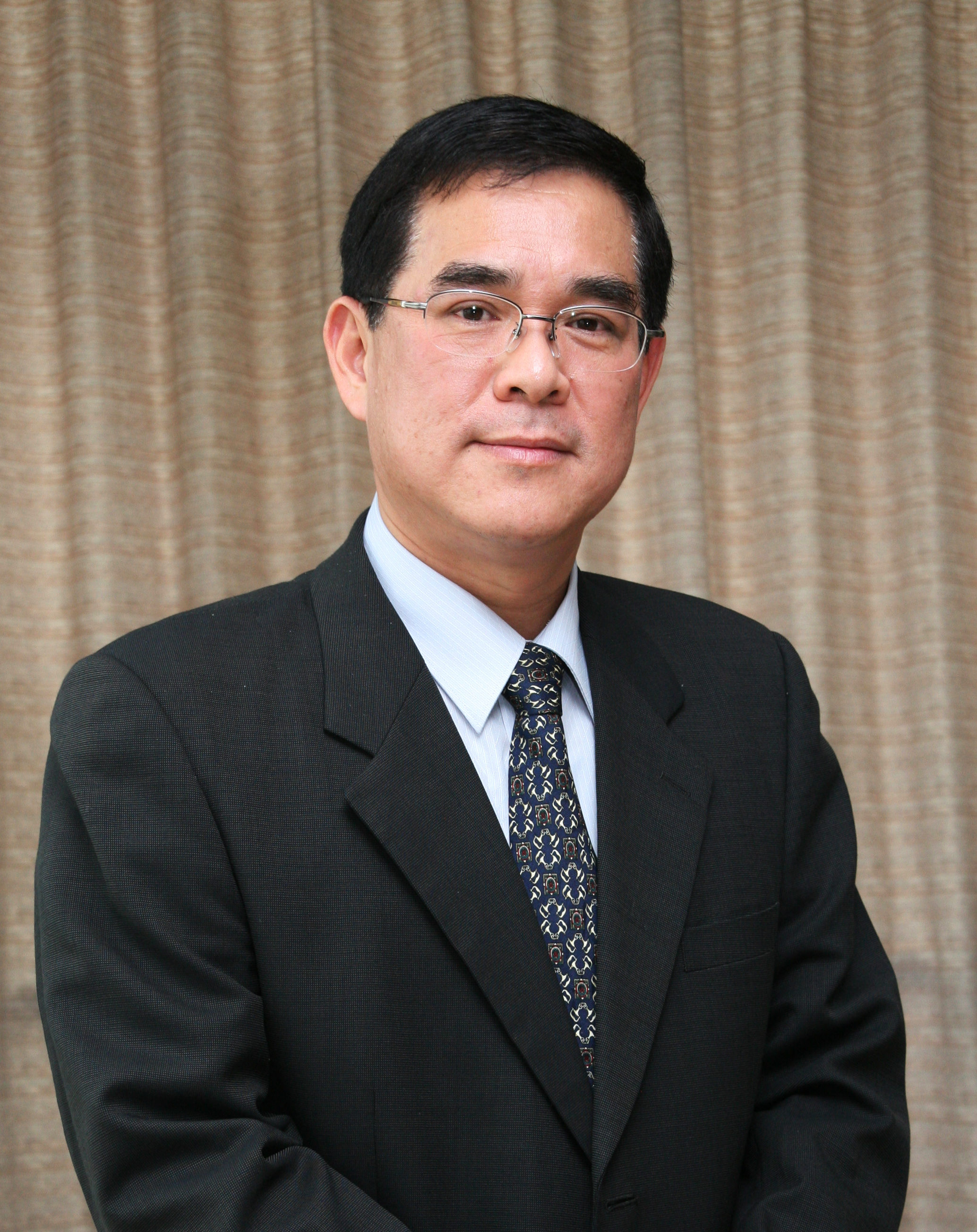 李總